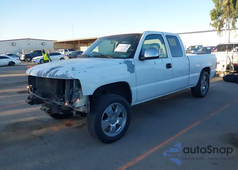 2000 Chevrolet Silverado 1500 Ls from USA, damaged, VIN 2GCEC19V4Y1290051